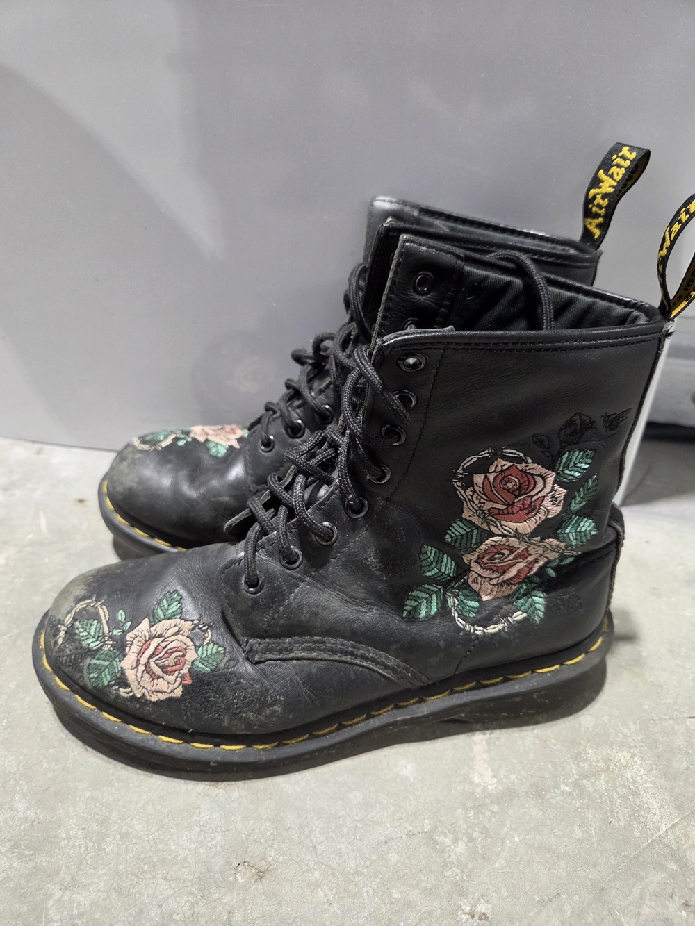 Black Floral Embroidered Combat Boots DR. MARTENS Size 8